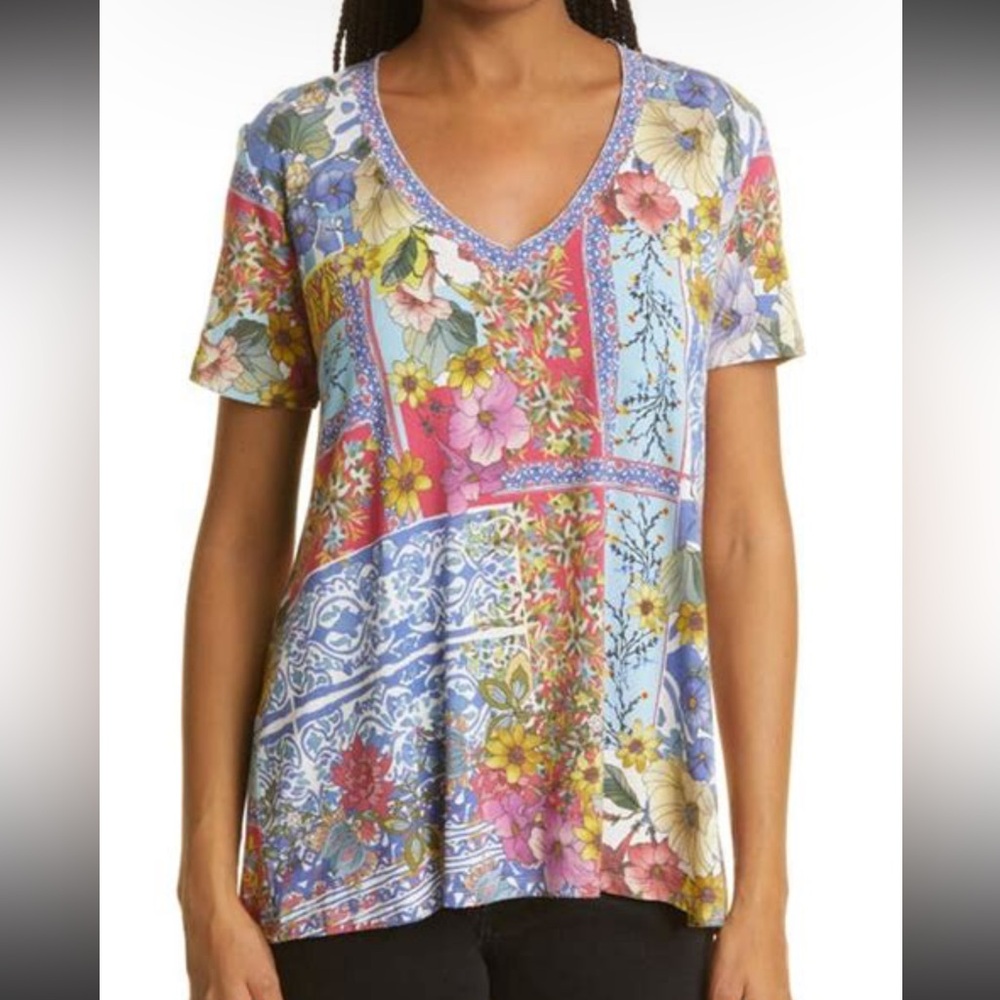 JOHNNY WAS Midsummer Favorite S/S V-neck Swing Tee, size M